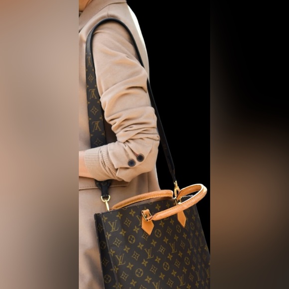 LOUIS VUITTON Sac Plat Tote - Picture 11 of 12